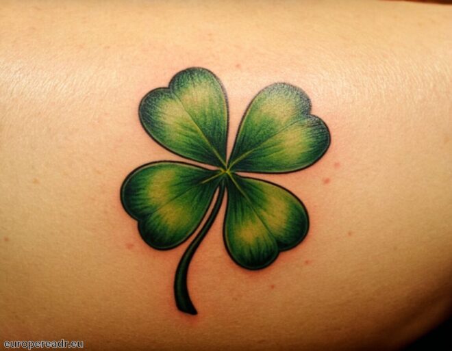 Kleeblatt Tattoo Bedeutung » Glückssymbol