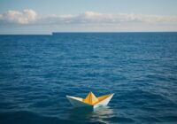 Papierboot Tattoo Bedeutung » Freiheit und Entdeckung
